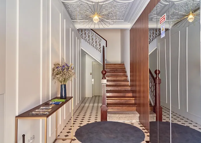 Lp Heritage Family Next To Cathedral By Se Lejlighed *