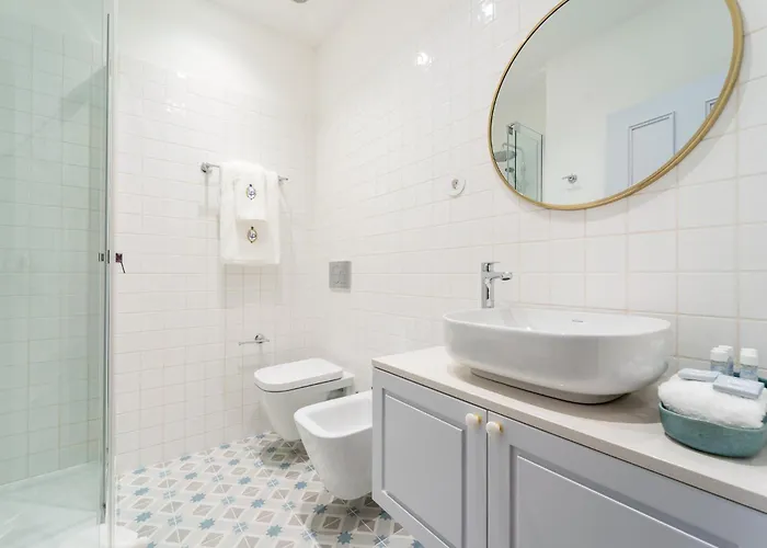 Lp Heritage Family Next To Cathedral By Se Lejlighed Braga