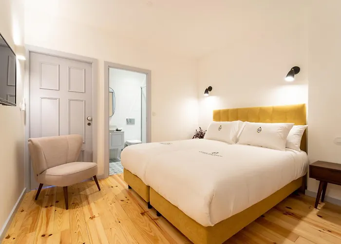 Lp Heritage Family Next To Cathedral By Se Lejlighed Braga